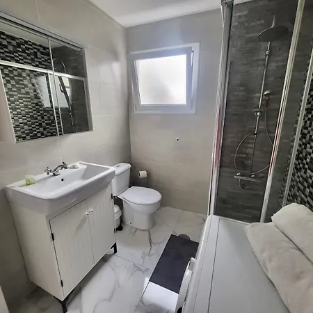 Apartment New Big Flat With Balcony 50mts Away From Parking Optional *
